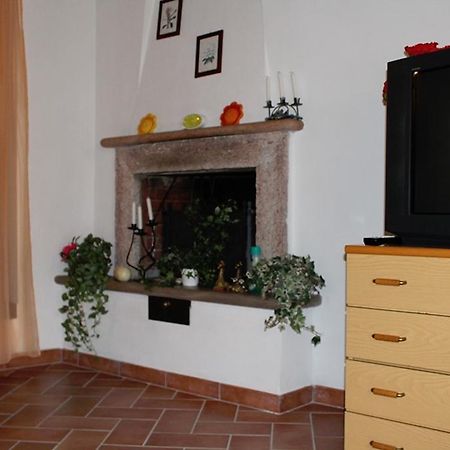 Casa Vacanze In Borgo Monteverdi Marittimo Exteriör bild