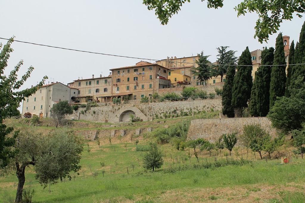 Casa Vacanze In Borgo Monteverdi Marittimo Exteriör bild