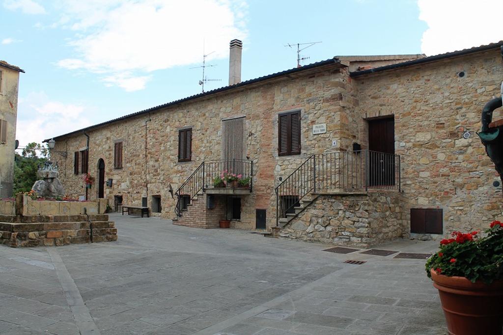 Casa Vacanze In Borgo Monteverdi Marittimo Exteriör bild