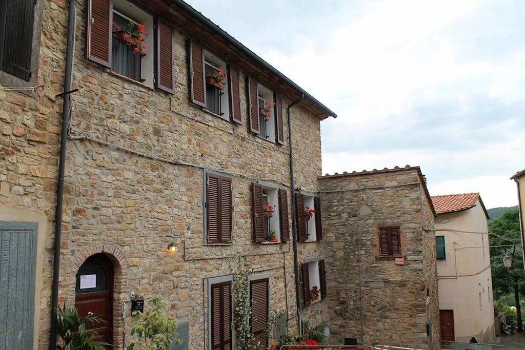 Casa Vacanze In Borgo Monteverdi Marittimo Exteriör bild
