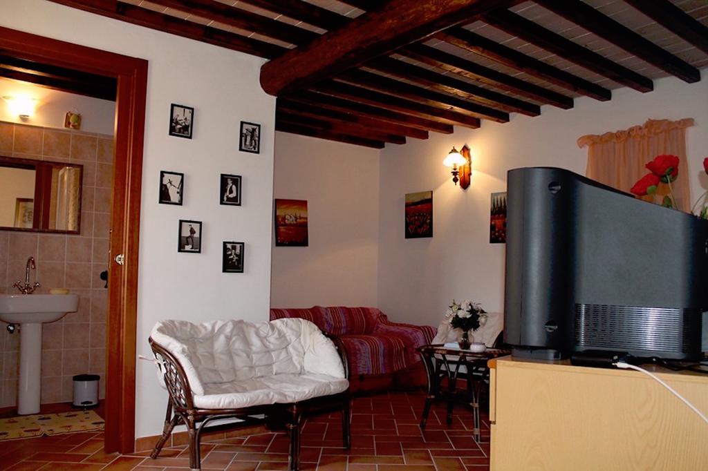 Casa Vacanze In Borgo Monteverdi Marittimo Exteriör bild