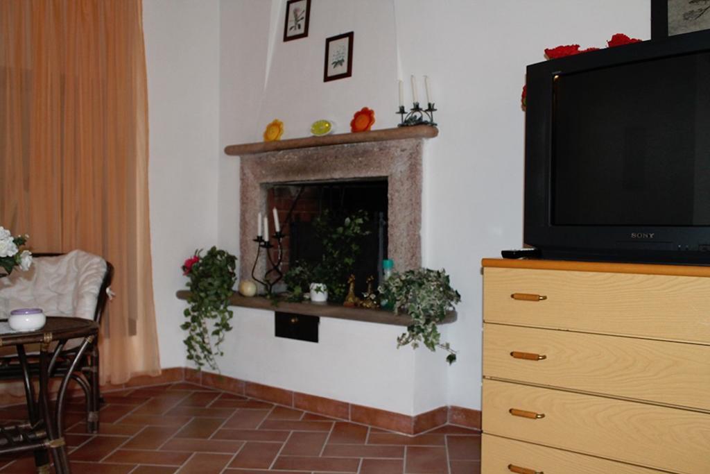 Casa Vacanze In Borgo Monteverdi Marittimo Exteriör bild