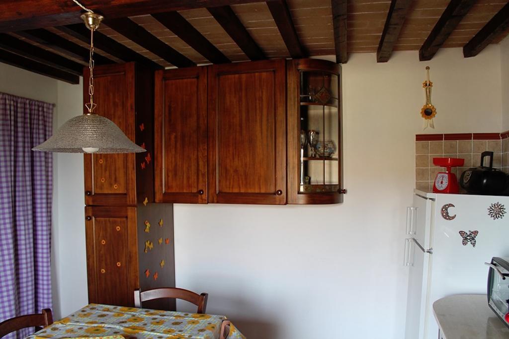 Casa Vacanze In Borgo Monteverdi Marittimo Exteriör bild