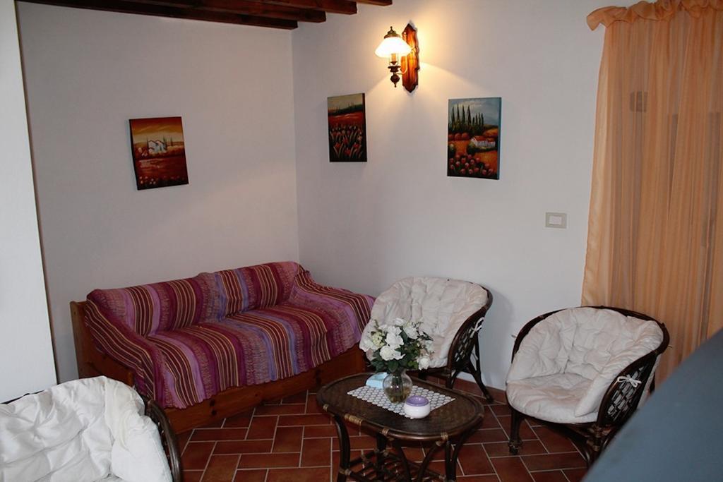 Casa Vacanze In Borgo Monteverdi Marittimo Exteriör bild